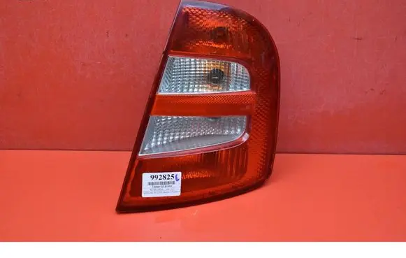 Skoda Fabia Mk1 (6Y) Rear/tail lights 6Y6945096B
