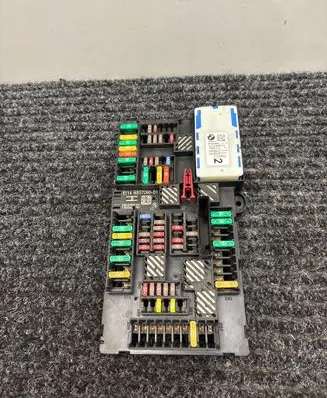 BMW 5 G30 G31 Fuse module 6837090 6839218