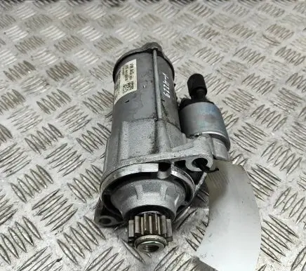 Volkswagen Golf VII Starter motor 02E911024B 0001179518
