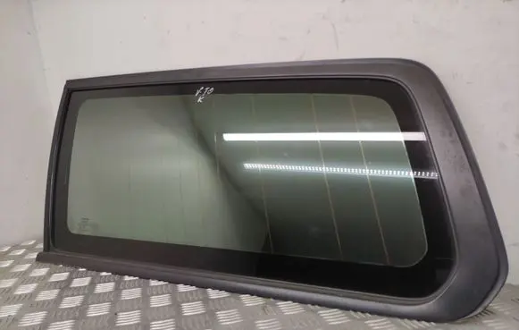 Volvo V70 Rear side window 30674856
