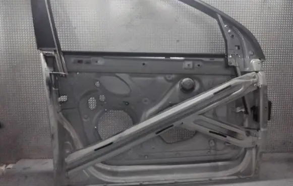 Volkswagen Golf V Front door 400937A