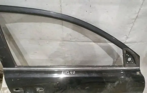 Toyota Avensis T250 Front door glass trim molding 