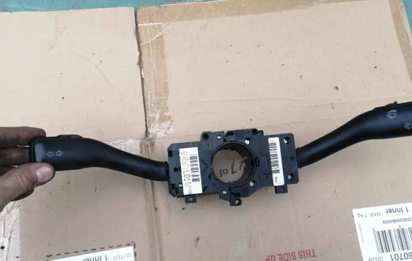 Volkswagen PASSAT B5 Wiper turn signal indicator stalk/switch 8L0953513G