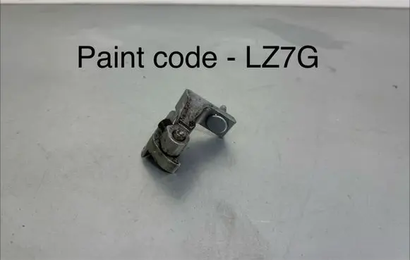 Audi Q7 4M Rear door upper hinge 4M0831403A