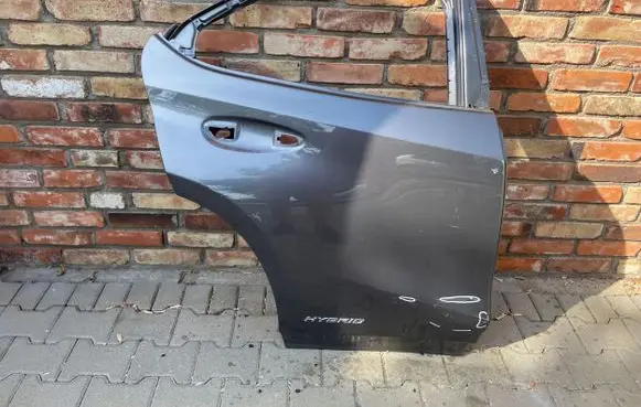 Lexus UX Rear door