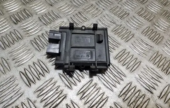 Audi 80 90 S2 B4 Heater blower motor/fan resistor 3131090041 893959263