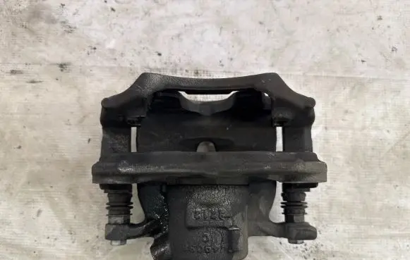 BMW X2 F39 Front brake caliper 5424307