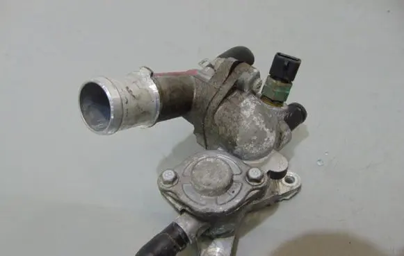 KIA Stonic Thermostat housing 