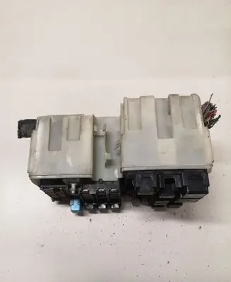 Mazda 5 Fuse box set C23566760 K7005