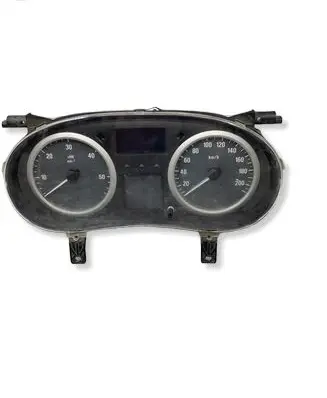 Opel Vivaro Speedometer (instrument cluster) P8200459068