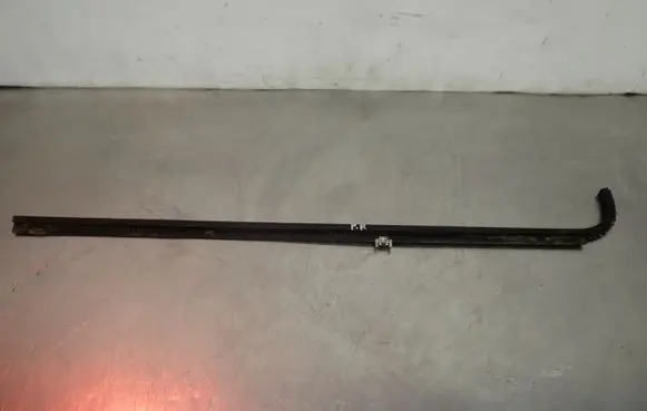 Volkswagen Transporter - Caravelle T3 Front door windshield rail 