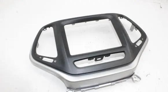 Jeep Cherokee Radio/GPS head unit trim P68164099AB