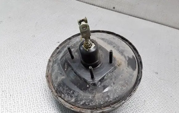 Honda CR-V Brake booster
