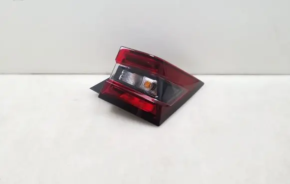 Nissan Juke II F16 Rear/tail lights 265506PA0A