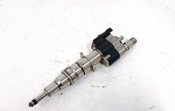 BMW 7 F01 F02 F03 F04 Fuel injector 7585261 10181010