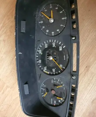 Mercedes-Benz W123 Speedometer (instrument cluster) 87001050