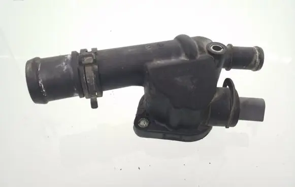 Volkswagen PASSAT B6 Engine coolant pipe/hose 03G121132B 06A919501A