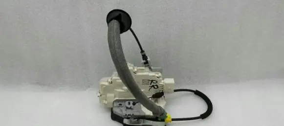 Audi Q3 8U Rear door lock 4G0839016