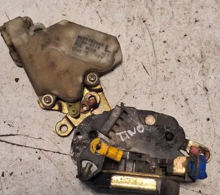 Nissan Almera Tino Front door lock 8055361U66 89A518 001115