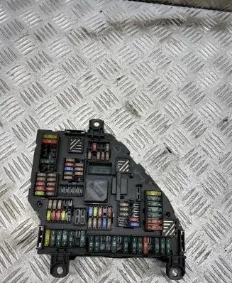 BMW 5 GT F07 Fuse module 9210857