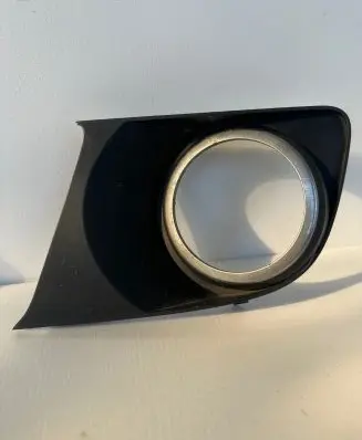 Front fog light trim/grill