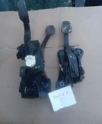 Dacia Duster II Pedal assembly 