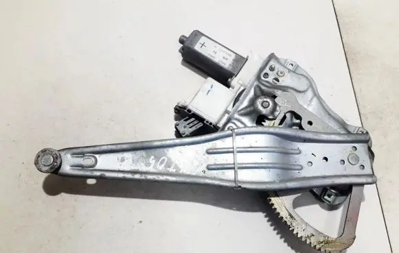 Toyota Avensis T250 Sliding door window regulator with motor 6983005100