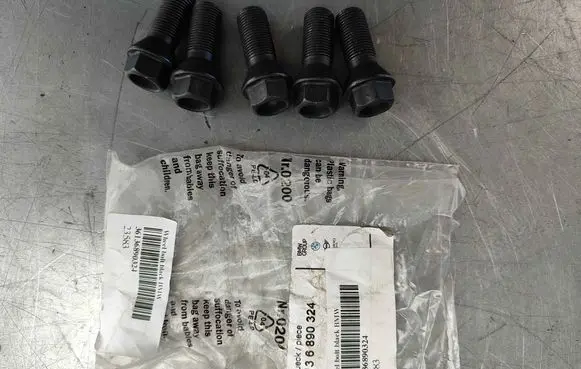 BMW X5 F15 Nuts/bolts 36136890324 36136781151 6890324