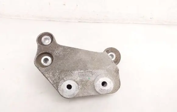 Opel Astra K Gearbox mounting bracket 13389321