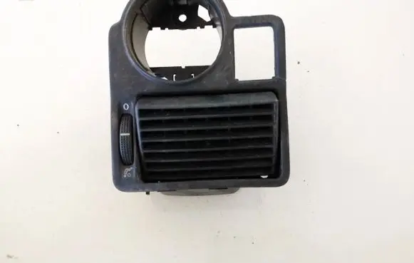 Volkswagen PASSAT B5 Dash center air vent grill 1J1819983B