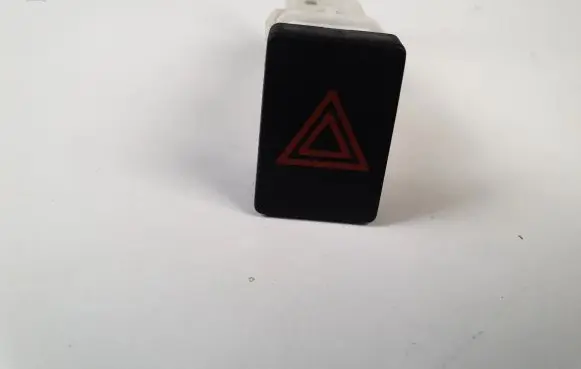 Nissan Qashqai Hazard light switch