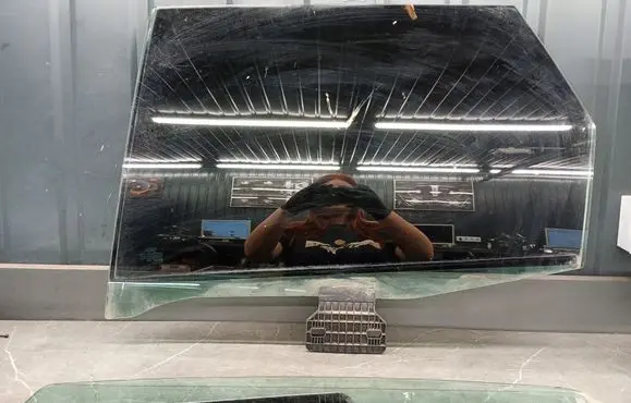 Audi A4 S4 B6 8E 8H Rear side window 8E0845255