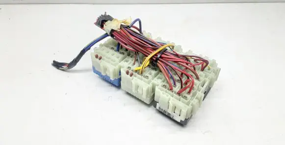 Volvo V70 Fuse module