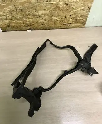 Mercedes-Benz E W212 Headlight/headlamp mounting bracket A2126200191