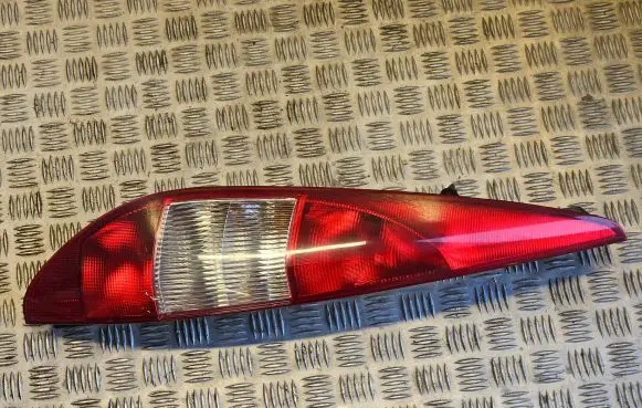Ford Mondeo Mk III Rear/tail lights 1S7113405C