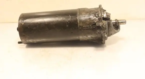 Volkswagen PASSAT B4 Starter motor 1005821478