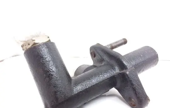Mazda 323 Clutch master cylinder