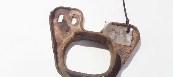 Audi 80 90 S2 B4 Engine mounting bracket 