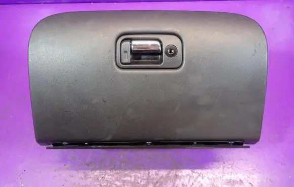 Jaguar X-Type Glove box