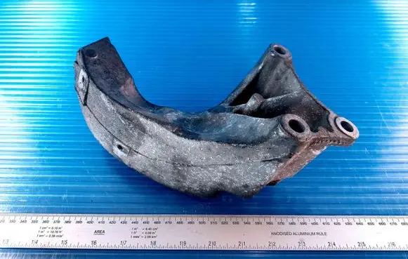 BMW 5 E60 E61 Engine mounting bracket A1692410601