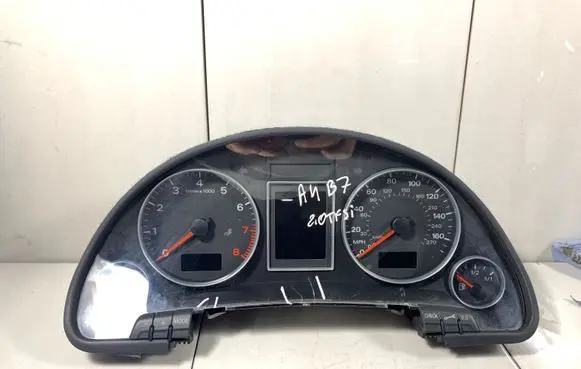 Audi A4 S4 B7 8E 8H Speedometer (instrument cluster) 8E0920982E