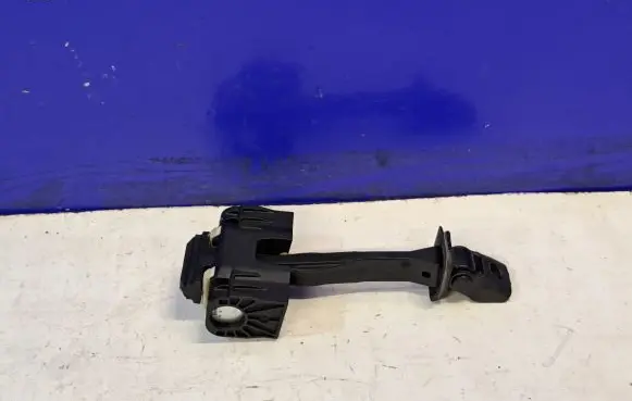 BMW X5 F15 Front door check strap stopper 7336083