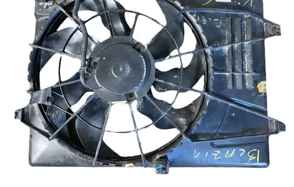 KIA Sportage Radiator cooling fan shroud 25304D7520