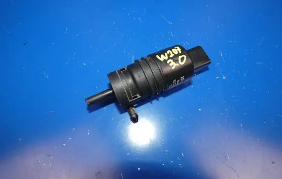 Mercedes-Benz E A207 Windscreen/windshield washer pump 2218690121 3028232