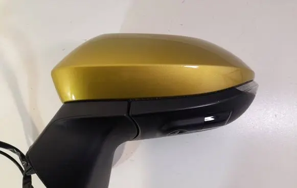 Toyota Yaris Cross Front door electric wing mirror 049749