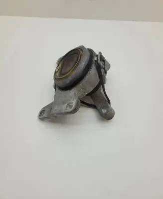 Volvo V40 Engine mount bracket 31359639