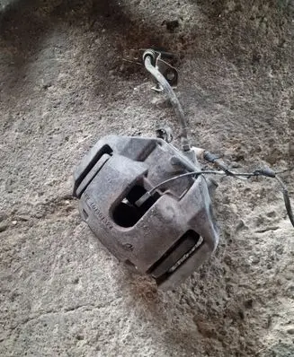 BMW 7 E65 E66 Front brake caliper