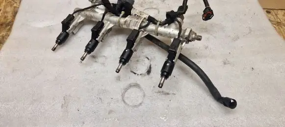 Opel Zafira B Fuel injectors set 24404015 2030046