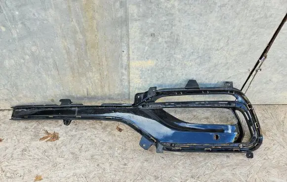 Hyundai Santa Fe Front bumper lower grill 86563-2WAA0