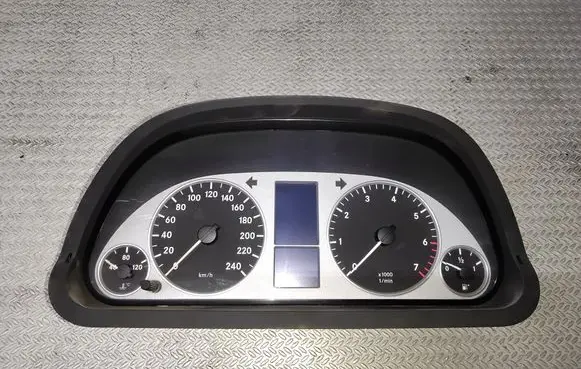 Mercedes-Benz A W169 Speedometer (instrument cluster) A1695403848